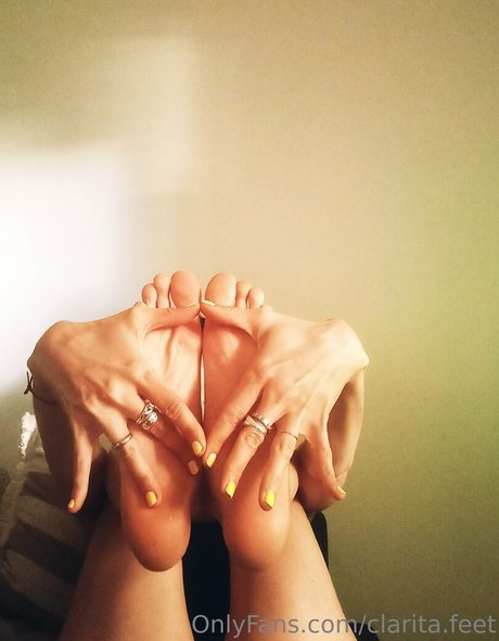 clarita feet トップモデル 画像