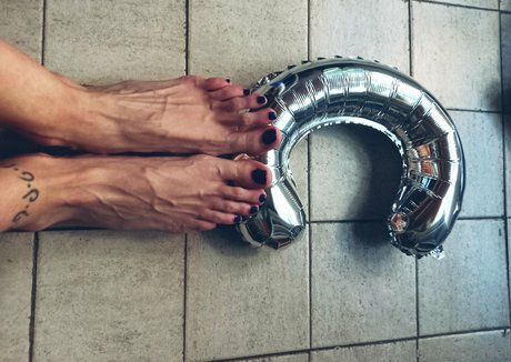 clarita feet かわいいスター 写真