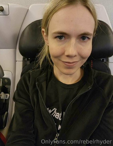 rebelrhyder アダルトスター 写真