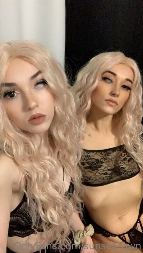 sunset fawn 裸のモデル 写真