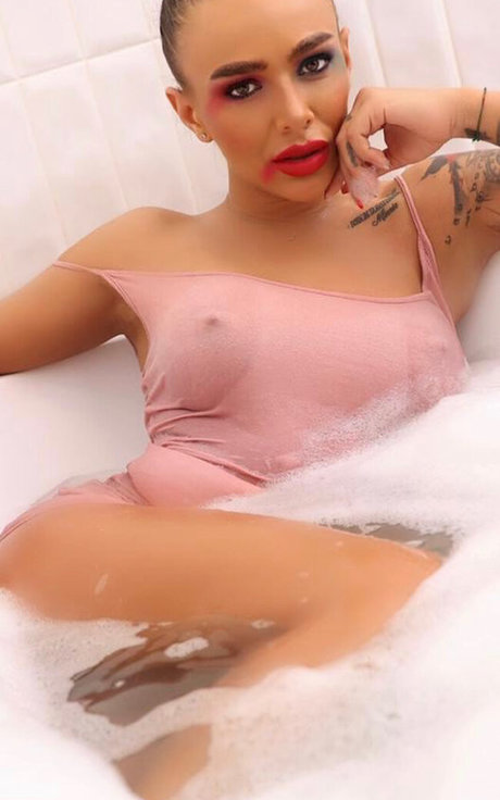 Jessica Sirbu ポルノモデル 写真