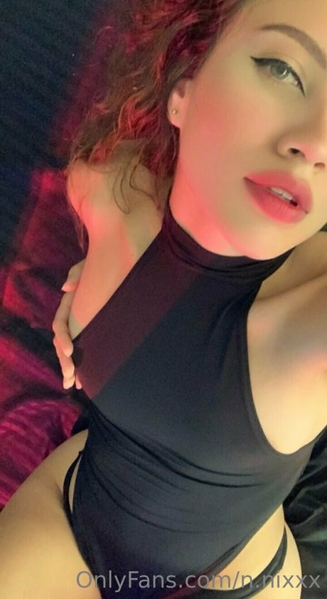 n nixxx セックスモデル 写真