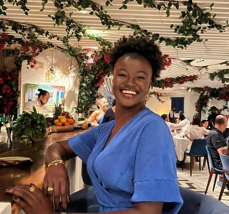 Khoudia Diop ポルノスター 無料 写真