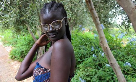 Khoudia Diop ヌードスター 写真