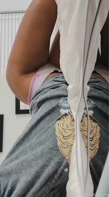 足ヌードオンリーファンズ 裸 写真