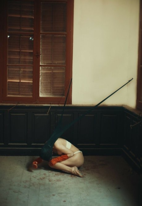 巨乳ティーンオンリーファンズ 裸 画像