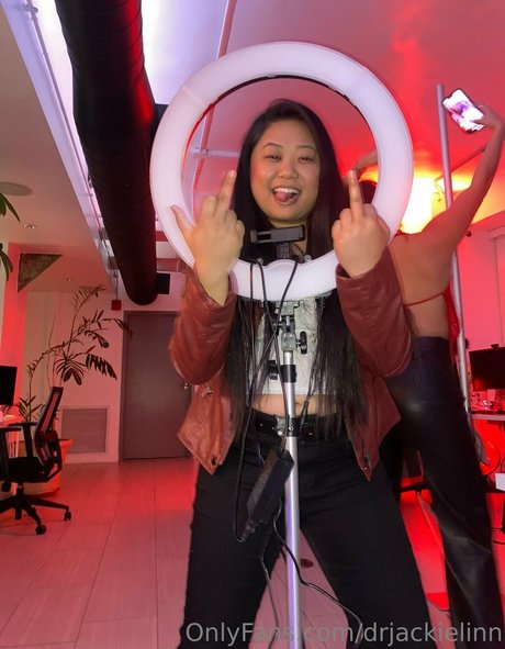 巨乳のオンリーファンズ ポルノ 画像