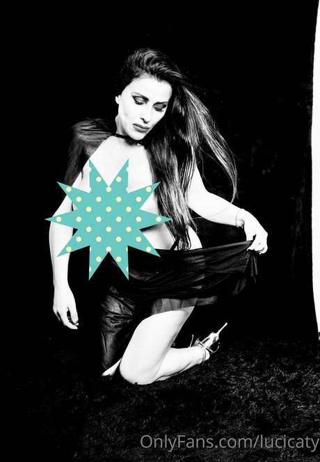 BBW 無料 オンリーファンズ セクシー裸 写真