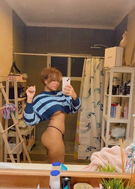 巨乳 パイズリ OnlyFans 無料 写真