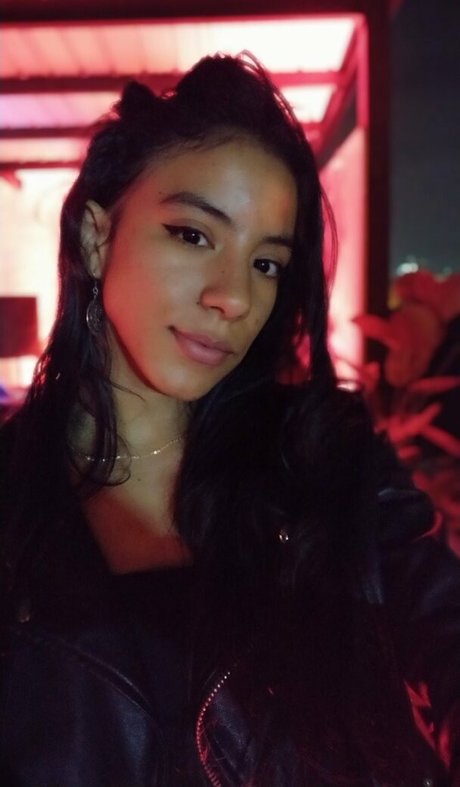 赤毛の熟女オンリーファンズ HD 画像