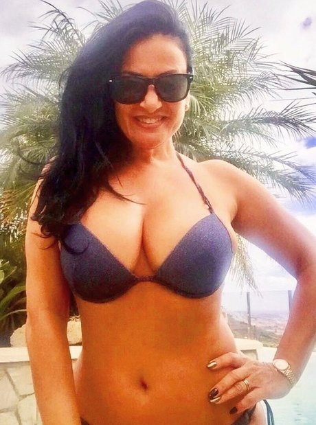 Angela Cavagna ポルノスター パーフェクト 画像