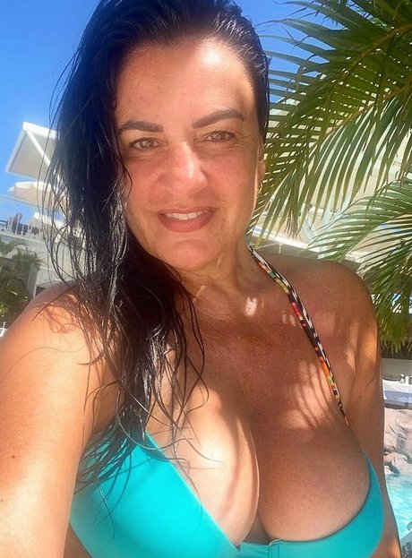 Angela Cavagna 美しいスター 写真