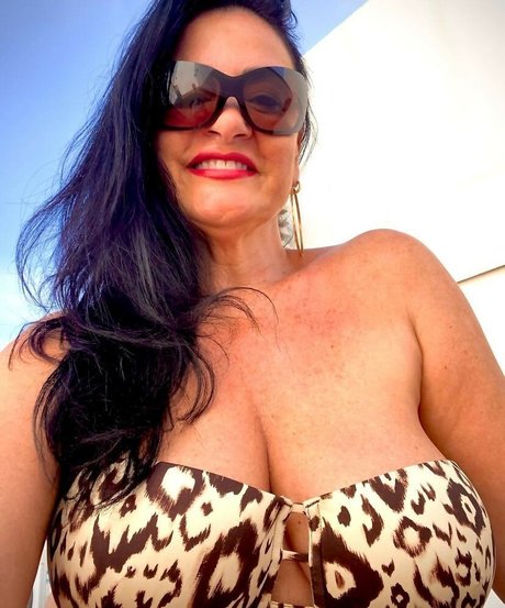 Angela Cavagna 素敵なスター 写真