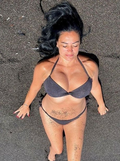 Angela Cavagna ポルノモデル 画像