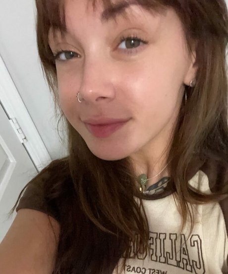 ビデオ通話 オンリーファンズ 美しい 写真