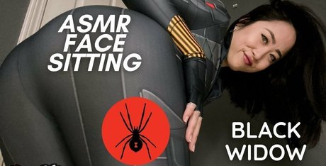 ブッシュ・オンリーファンズ 美しいヌード 写真