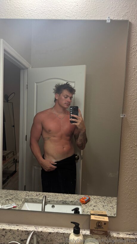 イギリスのプッシーOnlyFans 無料セクシー 写真