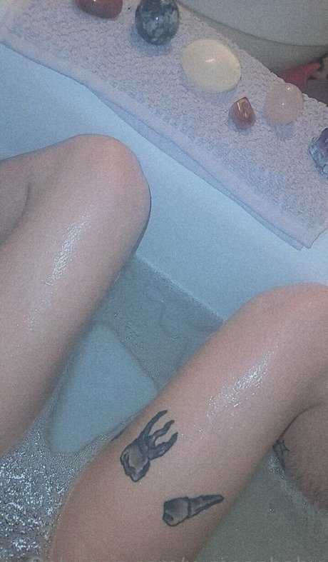 x moonbaby ホットなスター 画像