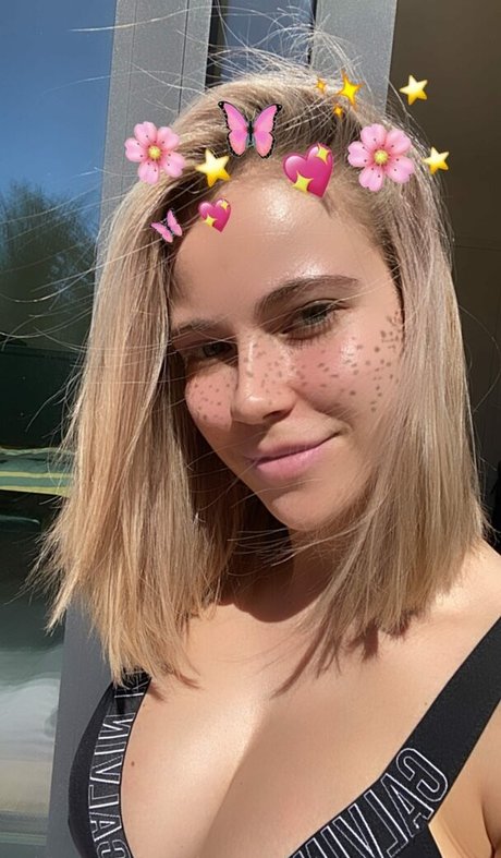 裸の熟女オンリーファンズ ホット裸 写真