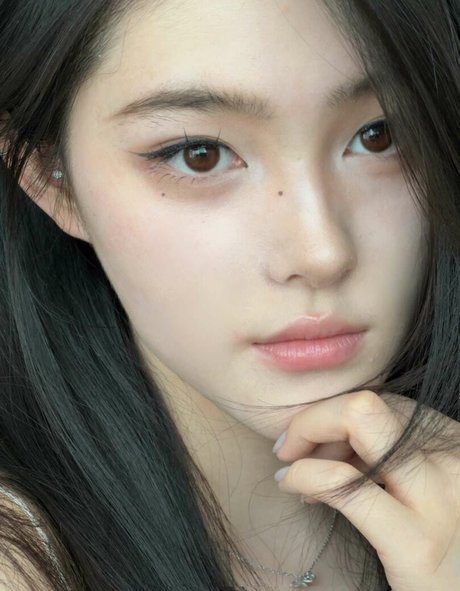 セクシーなドレスOnlyFans 裸 ギャラリー