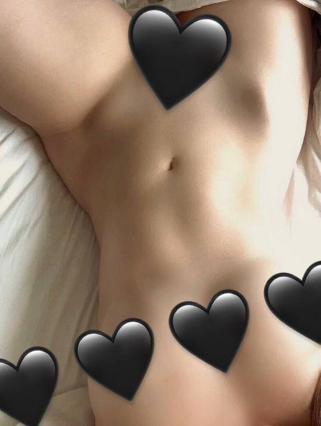 巨乳で曲線美のOnlyFans 可愛い 写真