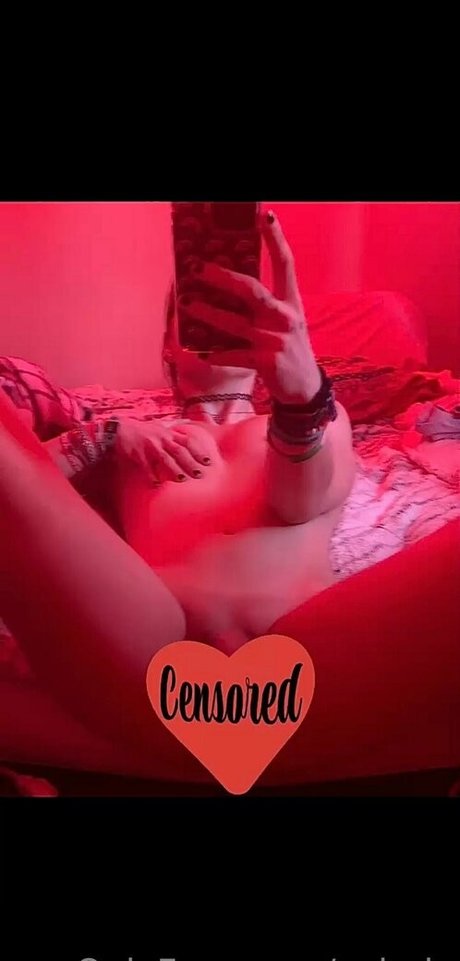 vylyria 美しい女優 画像