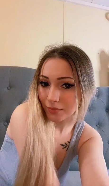 ダーティトークオンリーファンズ ホットポルノ 写真