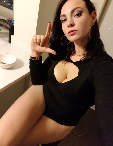 アジア人ニューハーフオンリーファンズ 美しいヌード 写真