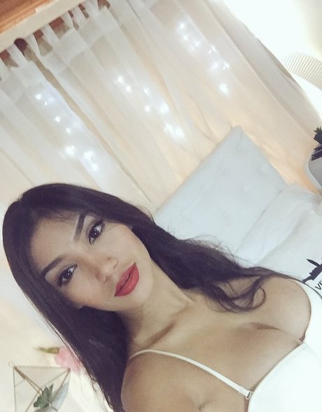 Abie Smith ポルノスター ヌード 写真