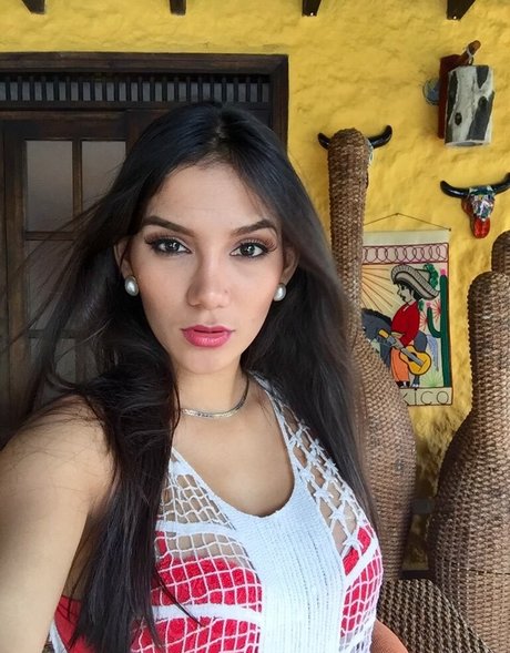 Abie Smith セクシーなポルノスター 画像