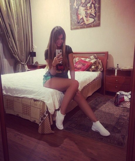 Anna Ilyasova アートスター 写真