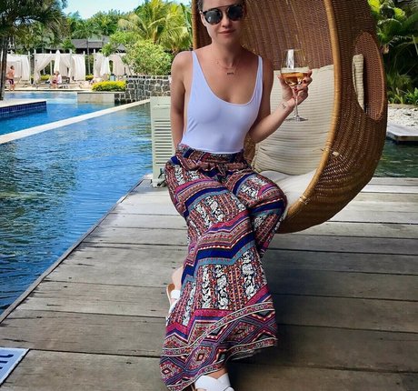 Becca Tobin 可愛い女優 写真