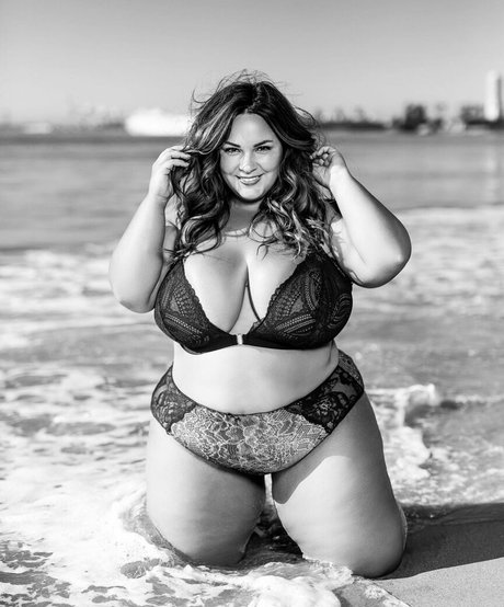 金髪BBW オンリーファンズ 可愛い ギャラリー