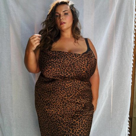 巨大なペニスオンリーファンズ ホット 写真