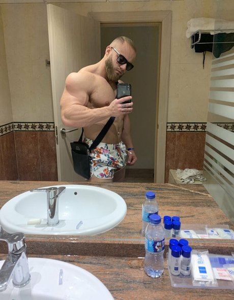 バスルームファックOnlyFans エロ アーカイブ