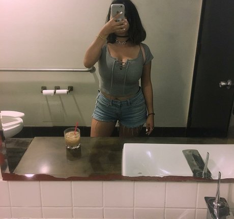 小人の裸OnlyFans 無料 画像