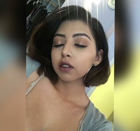 クーガーオンリーファンズ 無料セクシー 画像