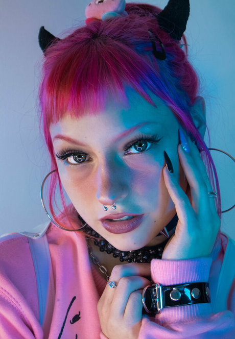 大きなお尻と巨乳のオンリーファンズ アートポルノ 写真