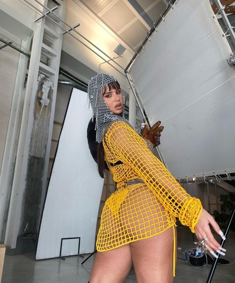 Nathy Peluso xxxモデル ギャラリー