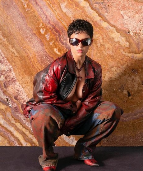 Nathy Peluso ポルノスター アート アーカイブ