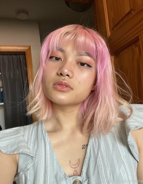 sunisa bby ポルノスター ヌード 写真