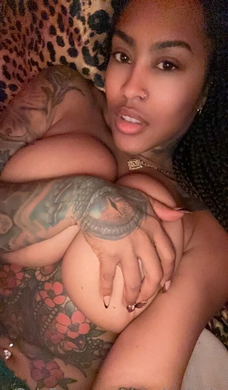 sharsharbinkz エロティックなモデル ギャラリー