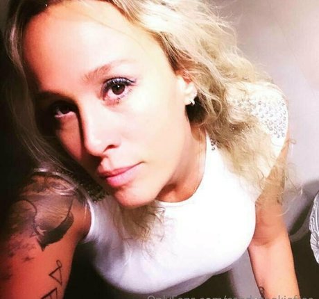 デカ尻オンリーファン えろ ギャラリー