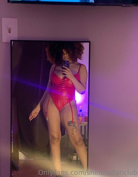 セクシーなドレスOnlyFans 美しい裸 画像