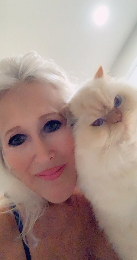 hannahandsuzie エロティックなモデル 画像