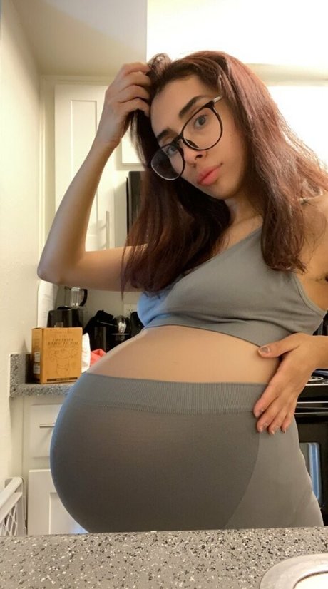 emberbastet ヌードスター 写真