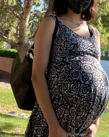 emberbastet トップモデル 写真