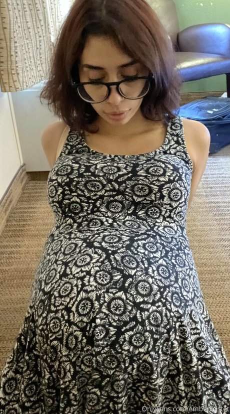 emberbastet 美しいモデル 写真