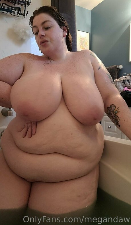 megandaw エロティック女優 写真