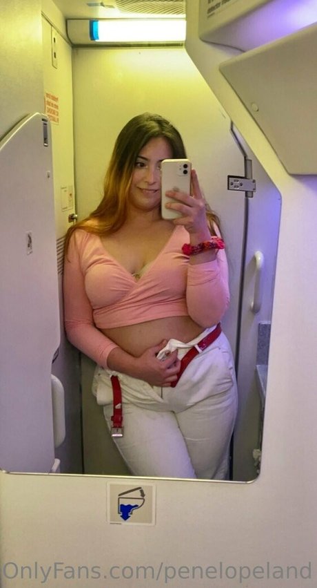 大きなお尻と巨乳のオンリーファンズ ヌード 写真